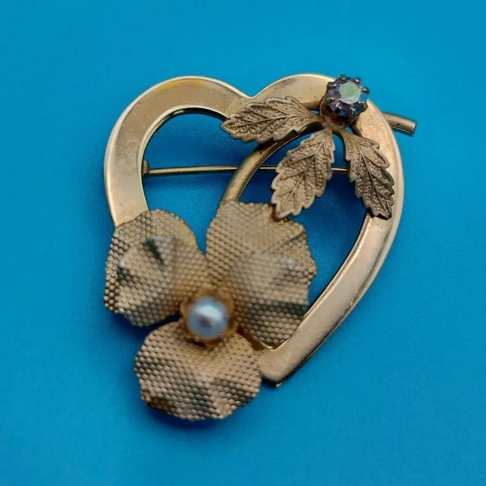 Vintage Gold Tone Heart Floral Brooch Pin 1.25